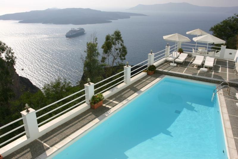 Tzekos Villas Fira  Ngoại thất bức ảnh